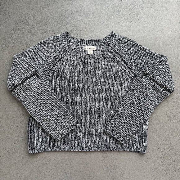 Cropped Heather Knit Black + Cream Sweater with Zipper Details - Picture 3 of 5